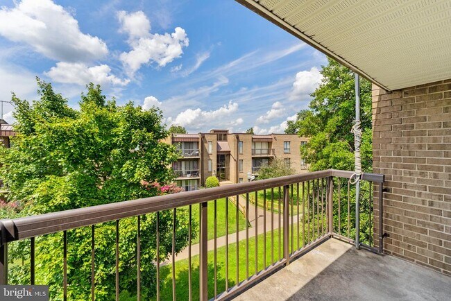 Building Photo - 7599 Gales Ct