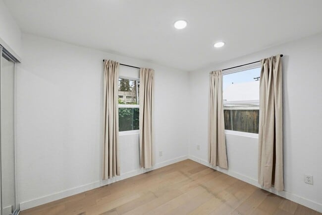 Building Photo - 1397 Vine St