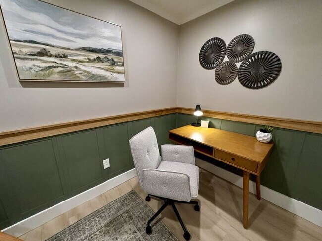 Building Photo - 103 Poinsettia Dr