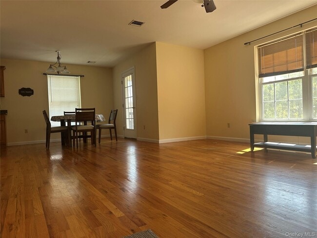 Building Photo - 105 N Montgomery St