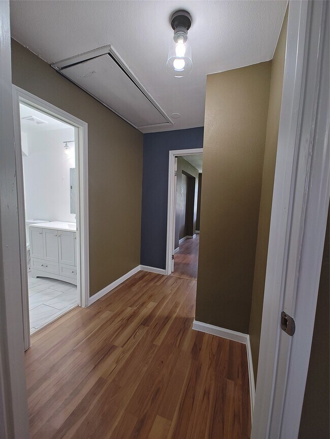 Building Photo - 2252 Shadowdale Dr