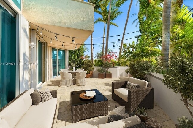 Building Photo - 300 South Pointe Dr