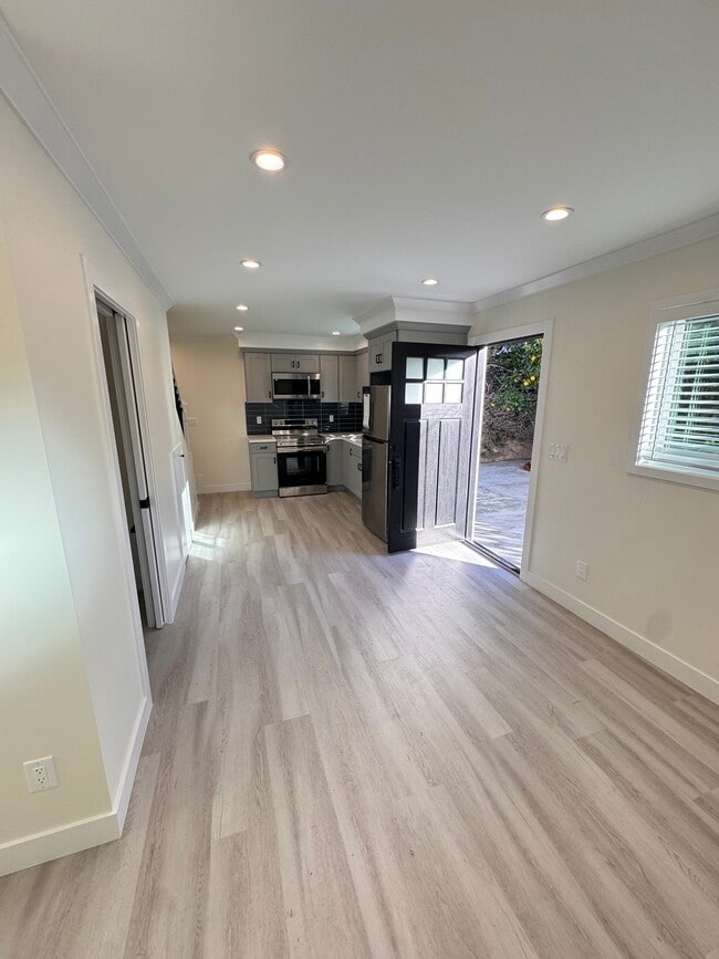 Building Photo - 23442 Kathryn Ave