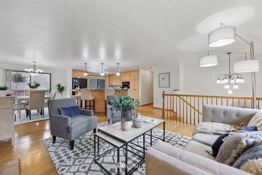 Building Photo - **Free July Rent** Oversized 4 Bedroom 3 B...