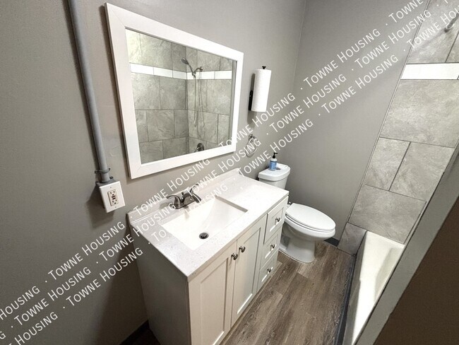 Building Photo - 321 Washburn St