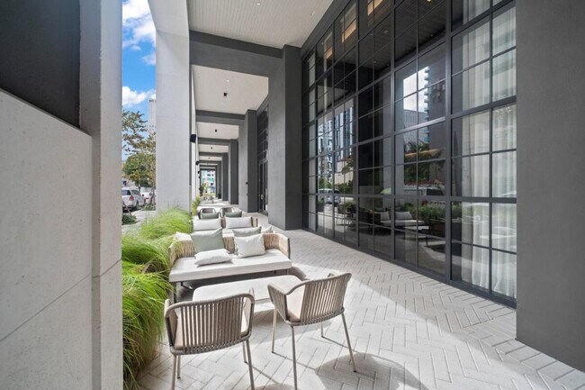 Building Photo - 125 NE 6th St