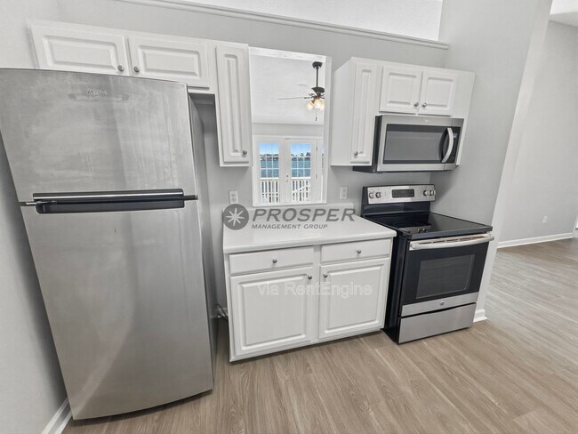 Building Photo - 107 Pelham Square Way