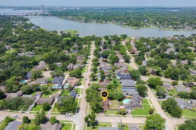 Building Photo - 427 Whitecap Dr