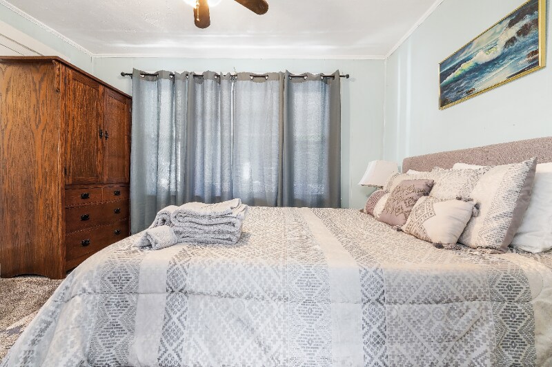 Building Photo - 2700 S 600 E