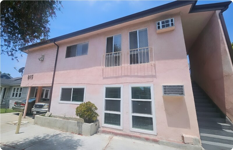 Building Photo - 815 N Benton Way