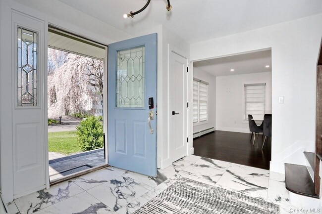 Building Photo - 10 Millbury St