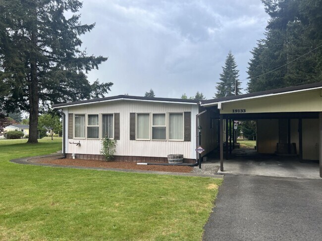 Building Photo - Quiet 2 bedroom home