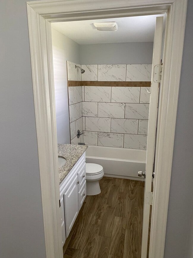 Building Photo - Gorgeous all renovated Home in Sour Lake, TX!