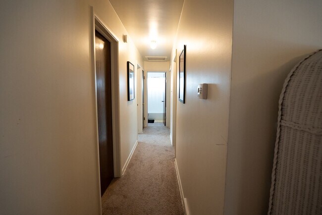 Building Photo - 180 Estes St