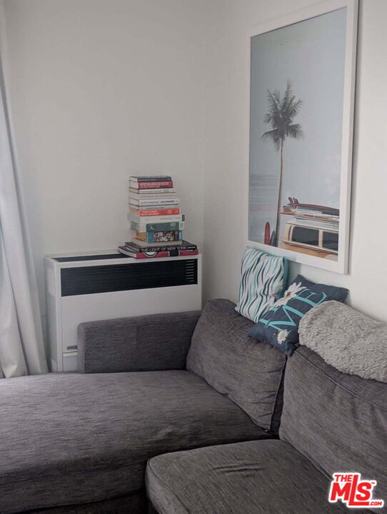 Building Photo - 8861 Alden Dr