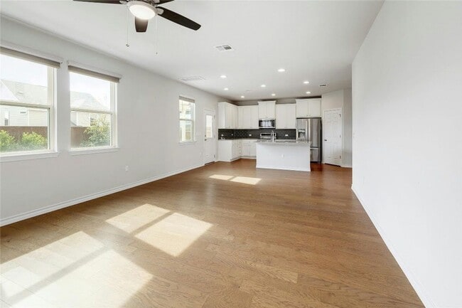Building Photo - 15801 Crissom Ln