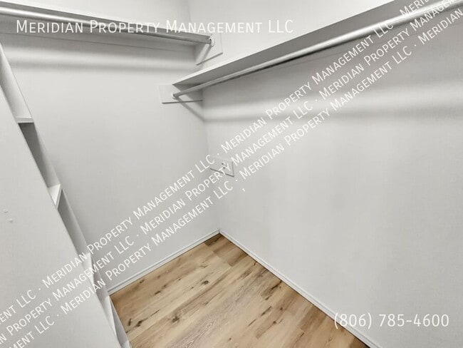 Building Photo - 515 N Brentwood-A
