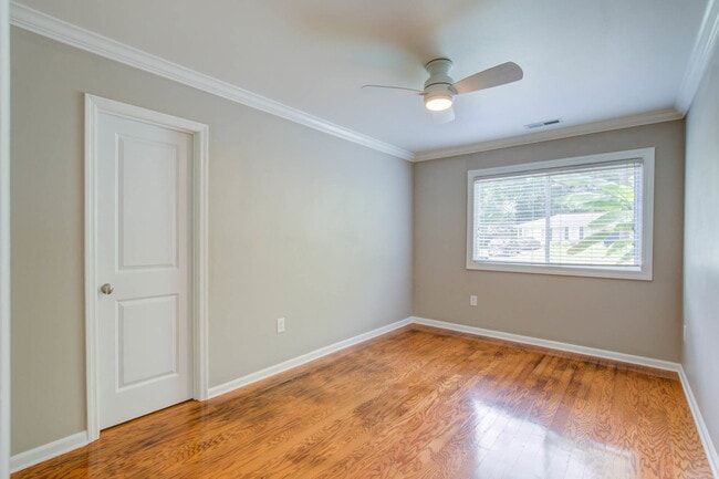 Building Photo - 1307 Bob White Dr