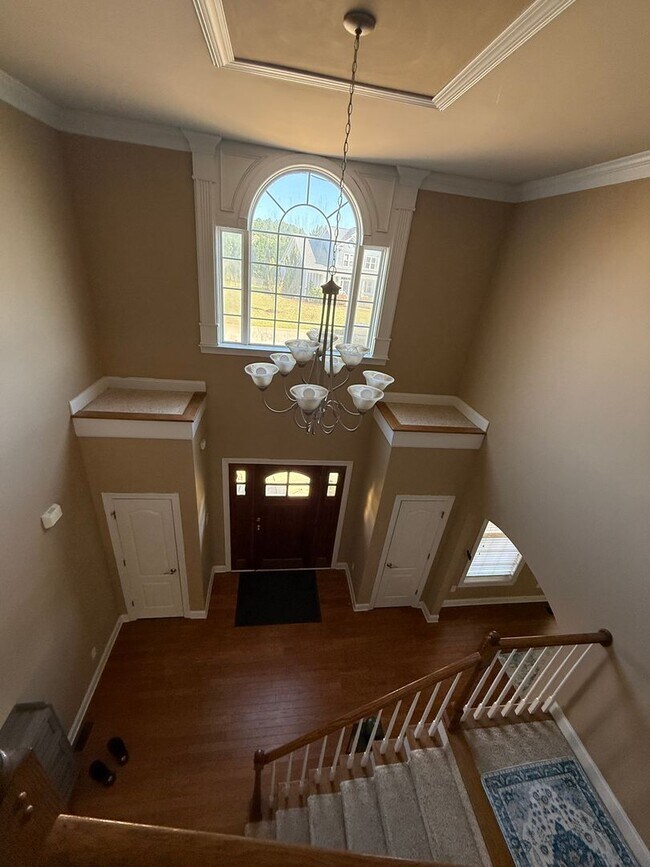 Building Photo - Castlebrooke LN Neighborhood!