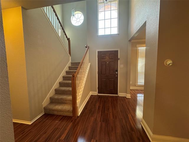 Building Photo - 6227 Meadowcrest Ln