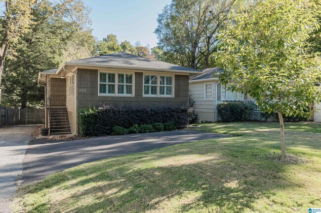 Building Photo - 615 Broadway St