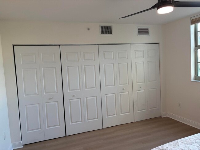 Building Photo - 610 Clematis St