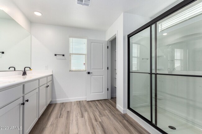 Building Photo - 16968 W Diana Ave