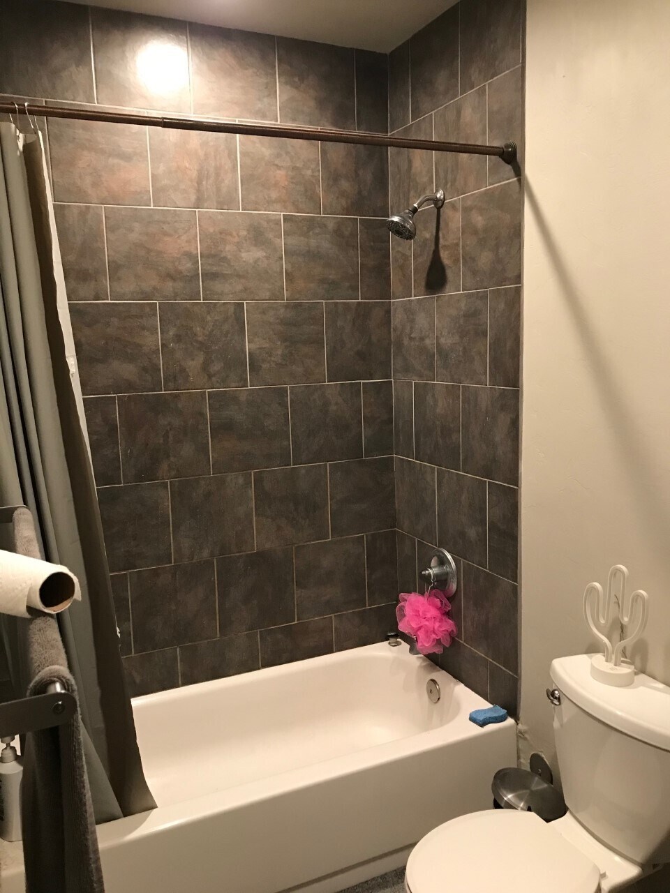 Nice Bathrooms - 312 S Cherry Ave