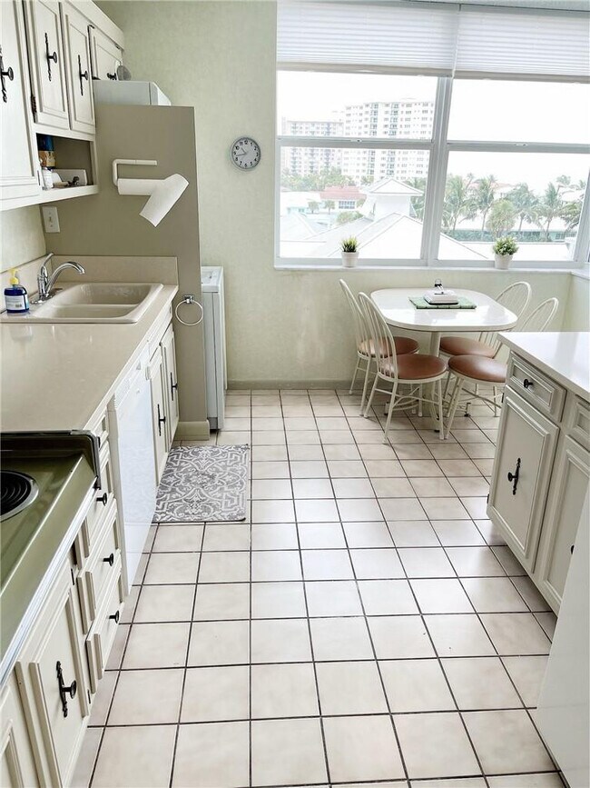 Building Photo - 5200 N Ocean Blvd