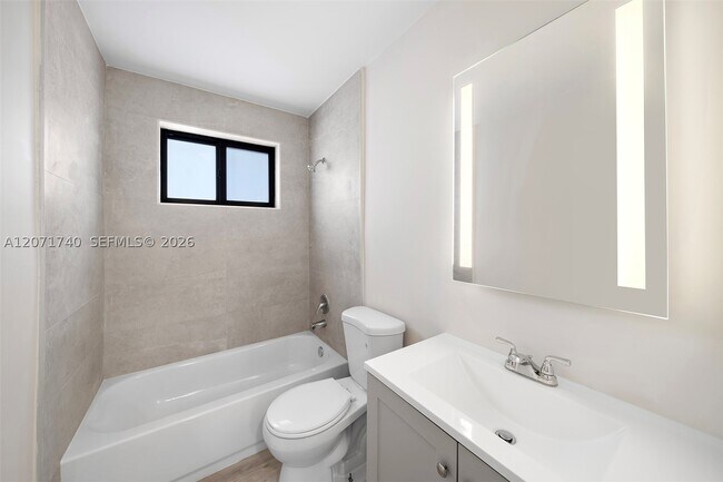 Building Photo - 1330 W 29th St