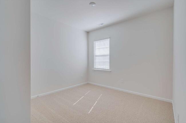 Building Photo - One Story 4-Bed Home in Fuquay-Varina