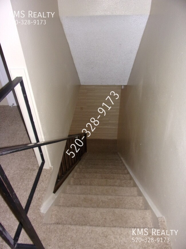 Building Photo - 6609 East Calle Alegria