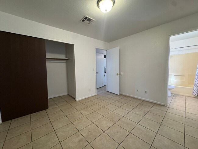 Building Photo - 1539 Monte Vista Dr