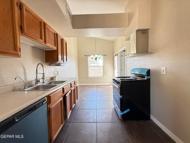 Building Photo - 1217 Iguana Pl