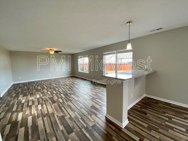 Building Photo - 8014 Harshaw Dr