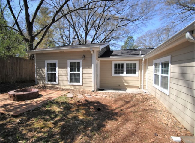 Building Photo - 1041 Emerson Ave SE