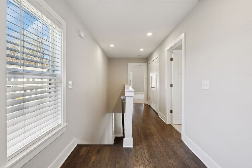 Building Photo - 713 Mill Creek Meadow Dr