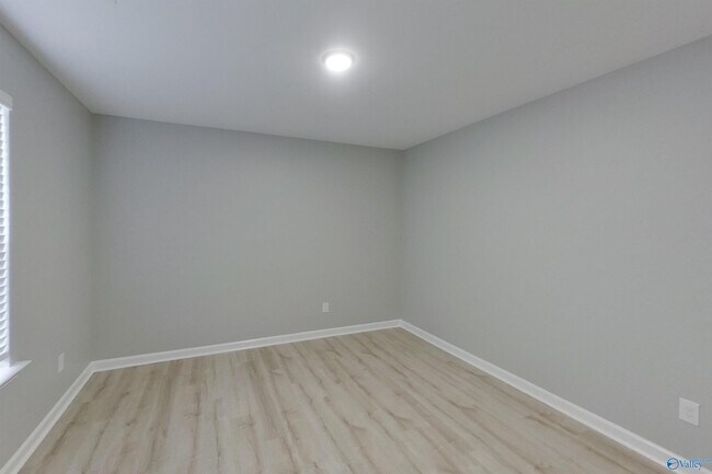 Building Photo - 394 Angela St