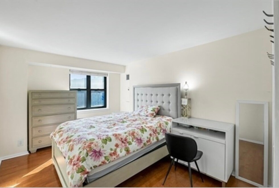 Building Photo - 170 Tremont St
