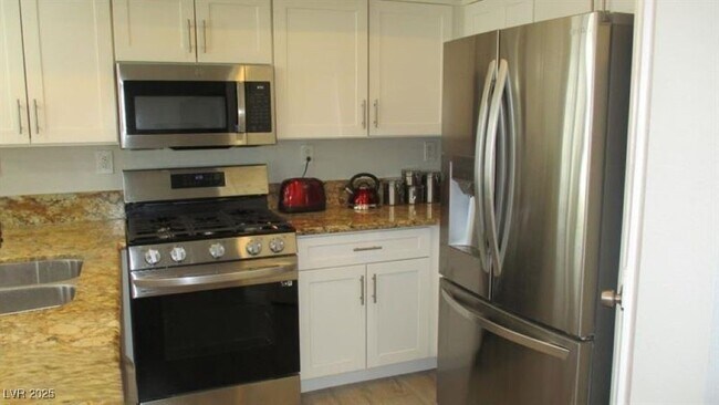 Building Photo - 4821 Black Bear Rd
