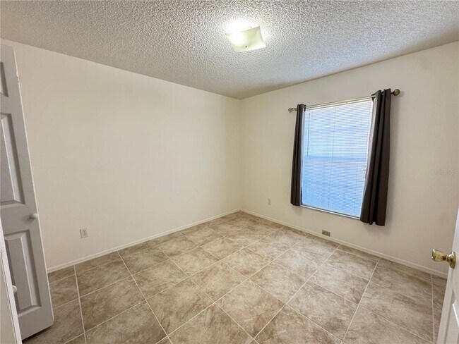 Building Photo - 3350 Lake Tiny Cir