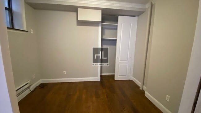 Building Photo - 250 E 50th St