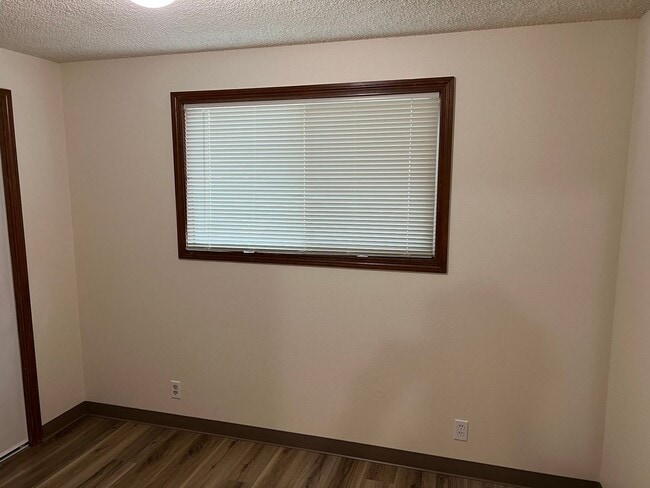 Building Photo - 2 Bedroom in Bethel-Danebo Area