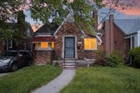 Building Photo - 3 bedroom bungalow - $1200