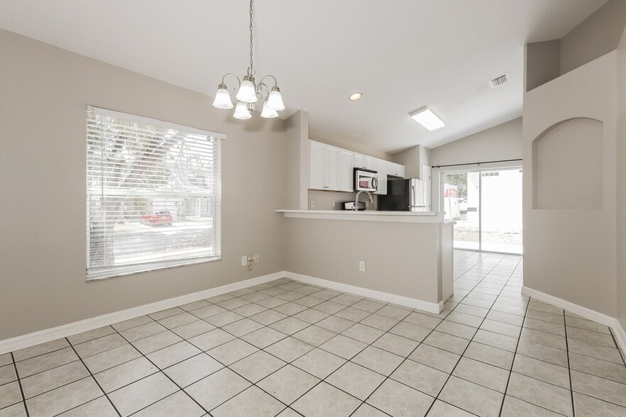 Building Photo - 3406 Palm Beach Dr