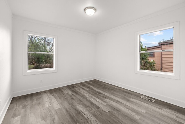 Building Photo - 829 51st St W