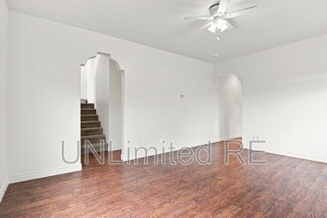 Building Photo - 3272 S Litzler Dr