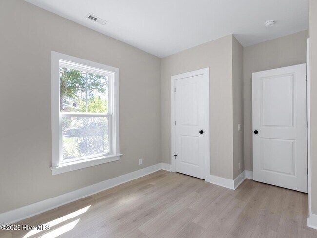 Building Photo - 1314 Carlyle Ln