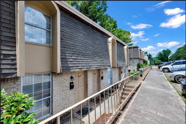 Building Photo - 3244 Warringwood Dr