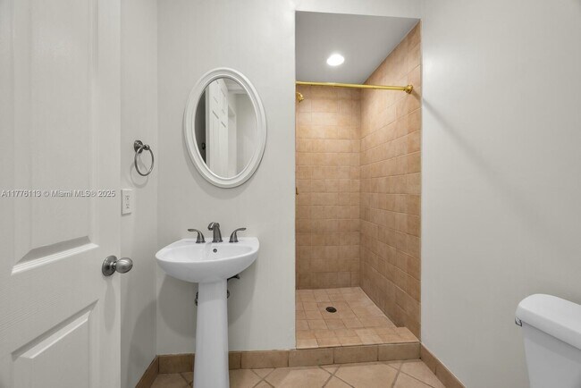 Building Photo - 11149 SW 78th Ave